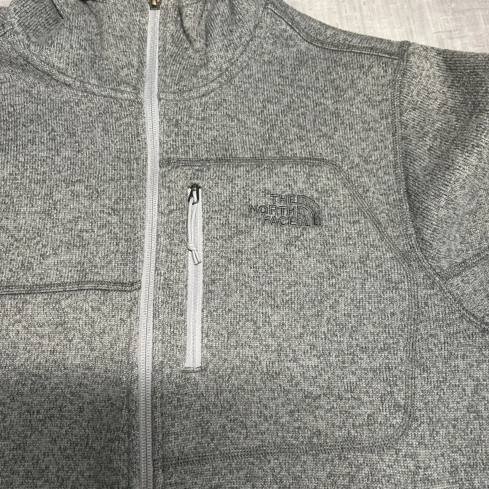 The North Face Mens Medium Hooded Fleece Jacket Gray Full Zip Pockets NF0A3O5J